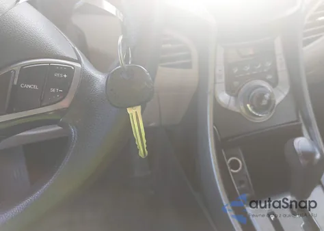 2013 Hyundai Elantra Gls z USA, uszkodzony, nr VIN 5NPDH4AE4DH360764